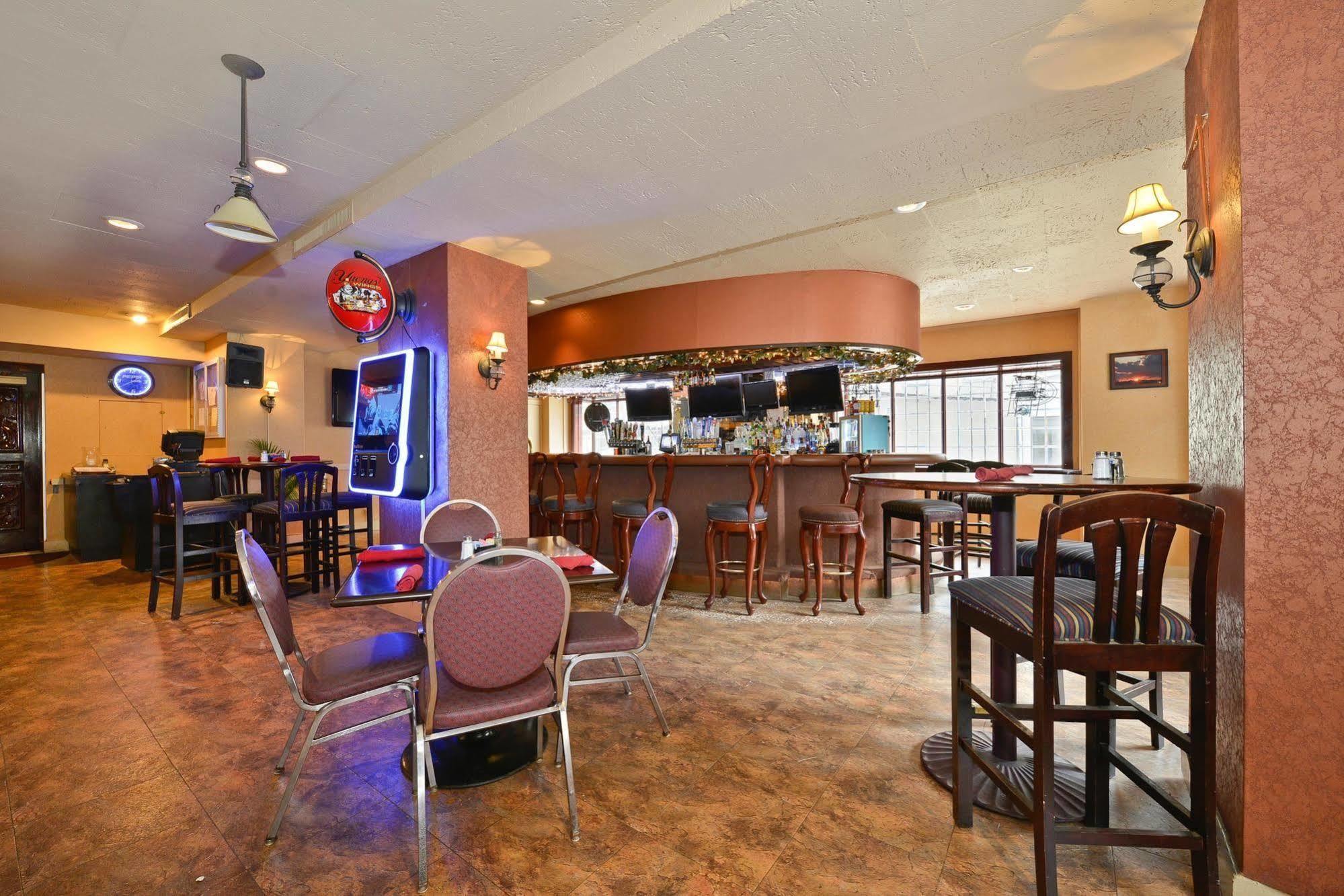 Genetti Hotel, Surestay Collection By Best Western Williamsport Restoran gambar